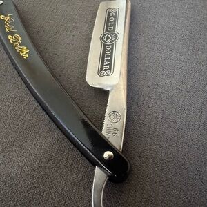 Black Straight Razor